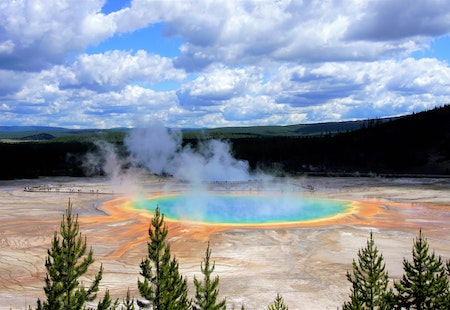 Molten Magma, Gushing Geysers & Avalanche Peak: 2 days in Yellowstone National Park